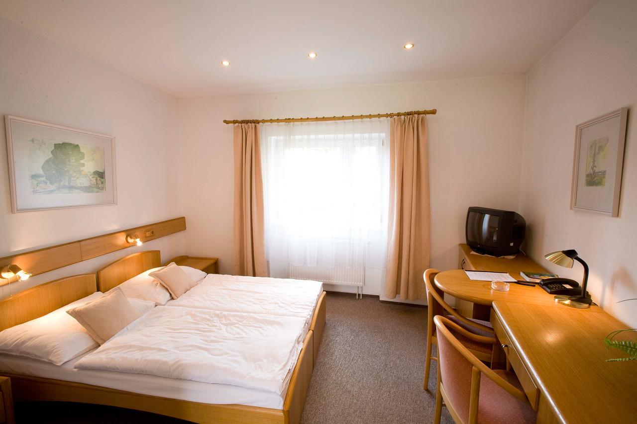 Hotel Veba بروموف المظهر الخارجي الصورة