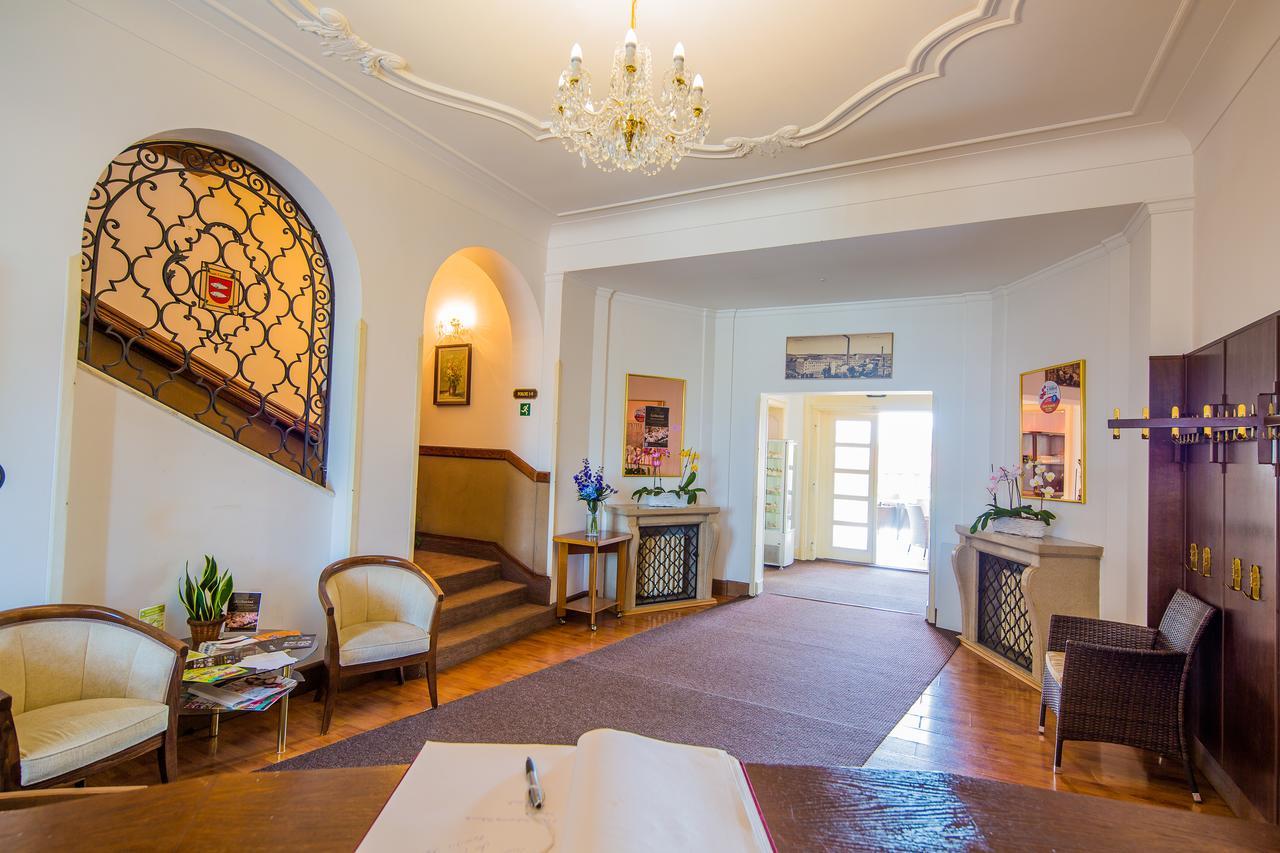 Hotel Veba بروموف المظهر الخارجي الصورة