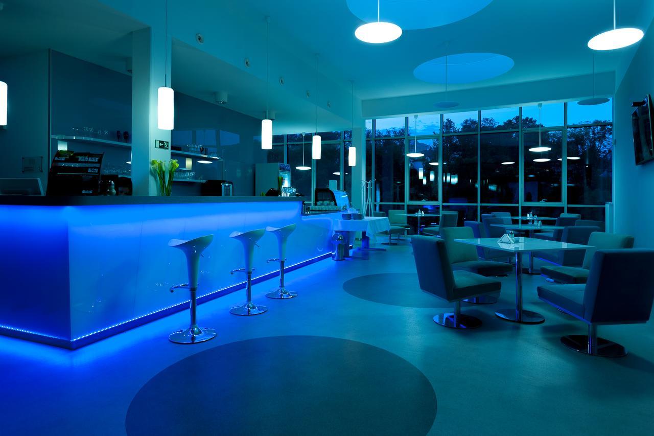 Hotel Veba بروموف المظهر الخارجي الصورة